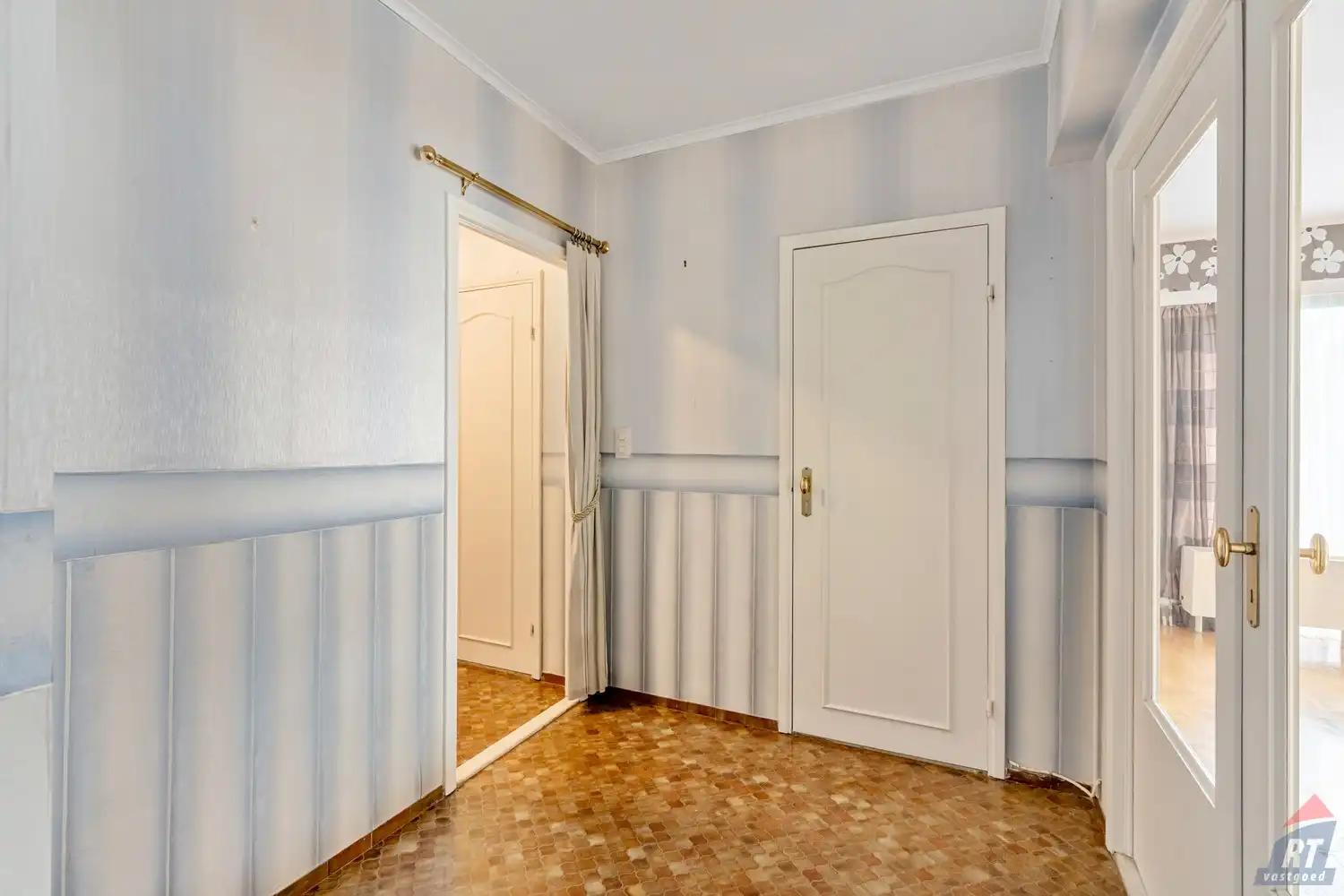 Gunstig gelegen appartement met 2 slaapkamers en een autostaanplaats foto 3