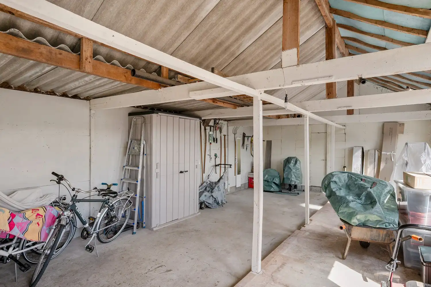 Instapklare open bebouwing op een ruim perceel van 1.185 m², landelijk gelegen met een prachtig vrij uitzicht aan de achterzijde. foto 42