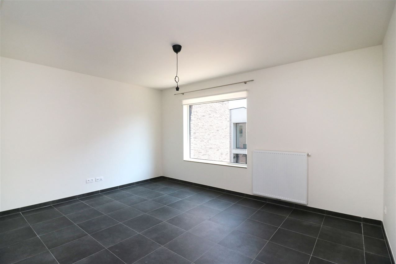 3 appartementen en 4 autostaanplaatsen foto 33