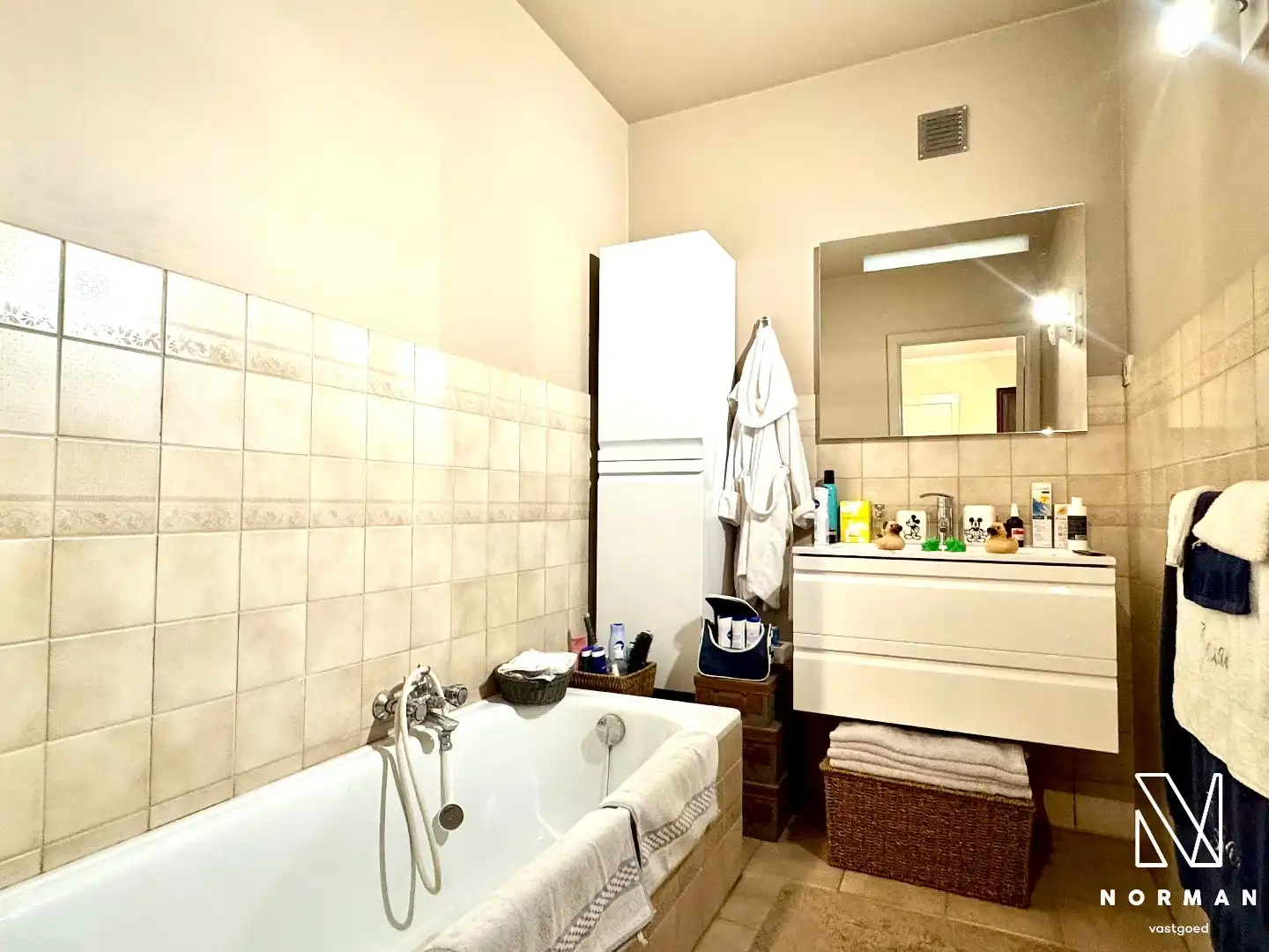 Instapklaar 2slk appt, met terras, autostaanplaats, blanco gekeurde elektriciteit en epc B foto 8