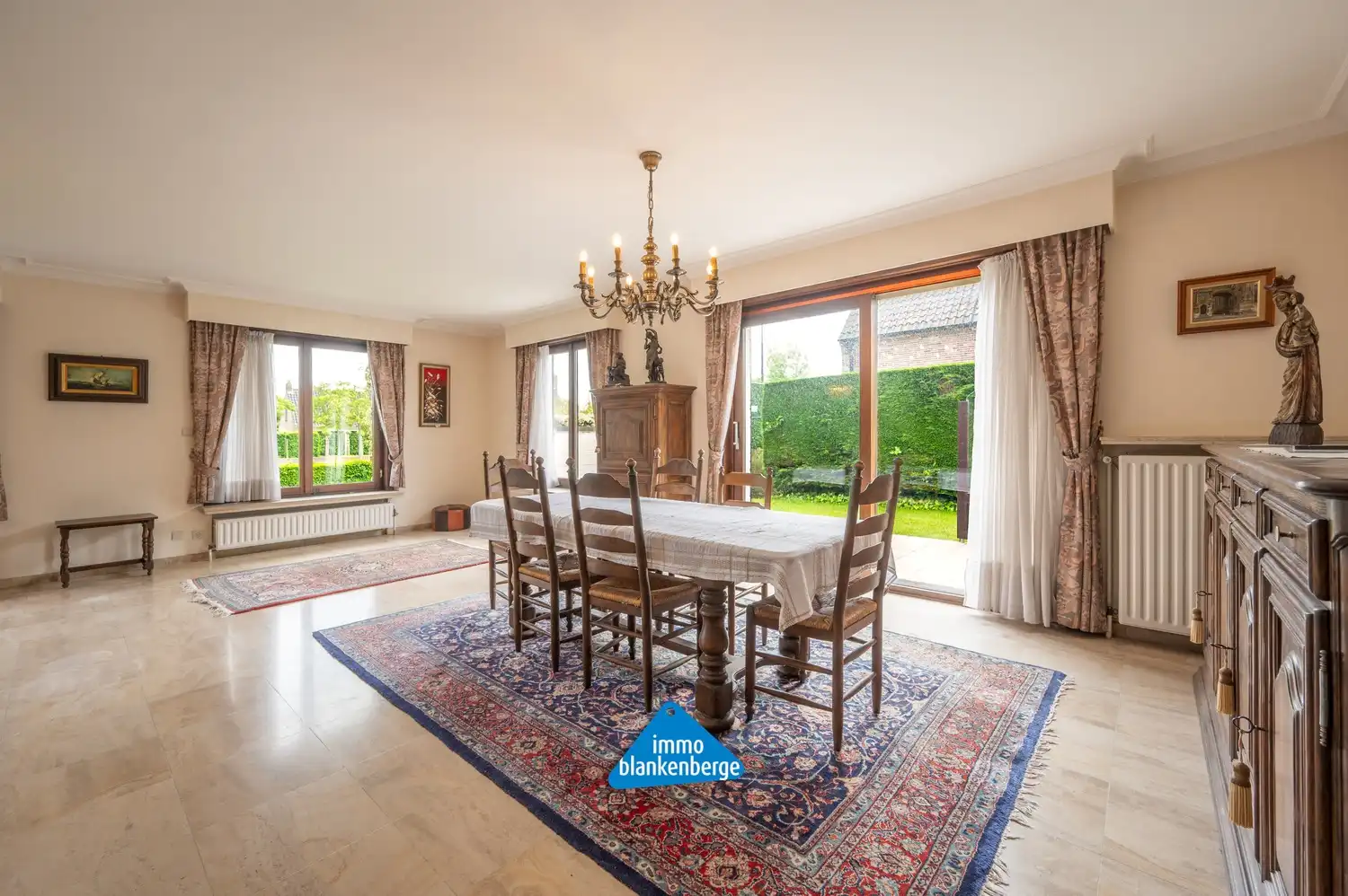 Exclusieve villa in een gegeerde residentiële wijk foto 6