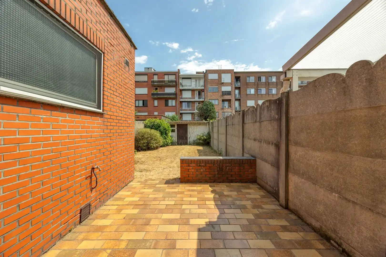 karaktervolle 3-slaapkamerwoning met grote zolder, diepe tuin en berging foto 10