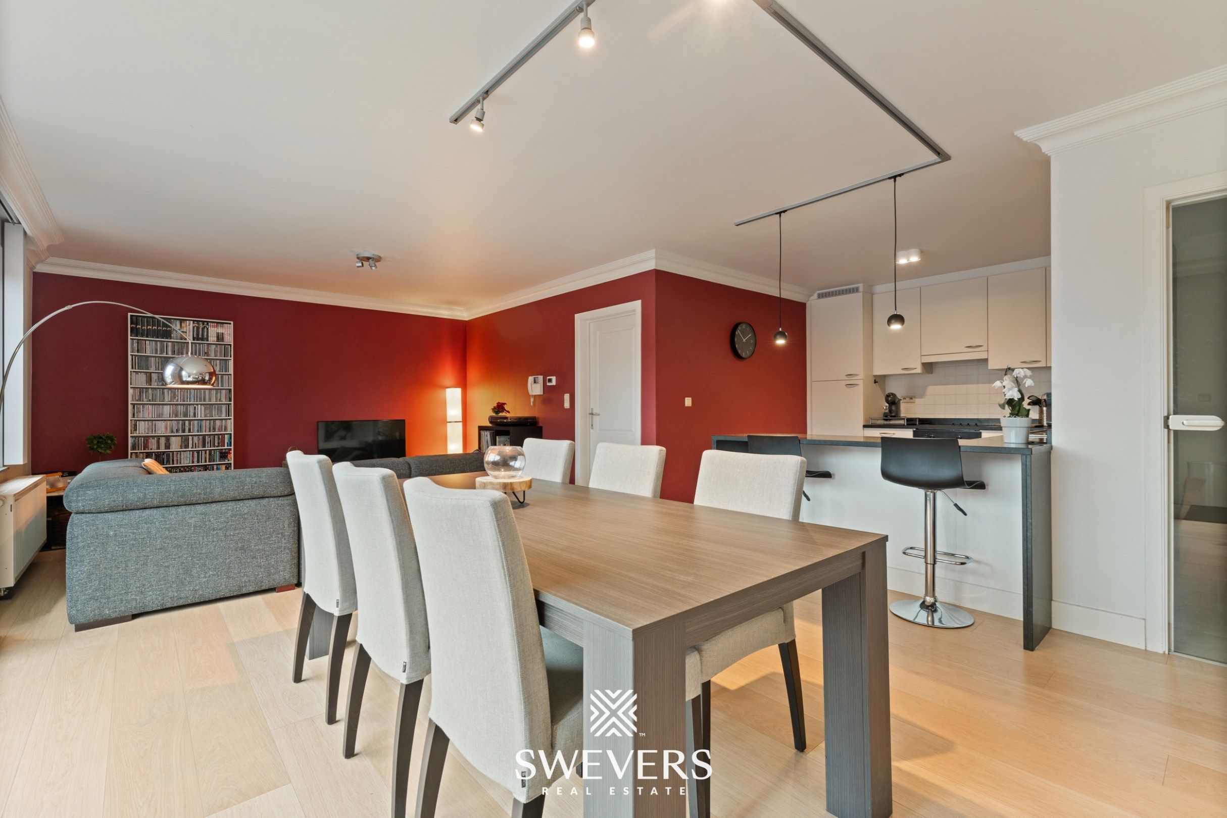 Lichtrijk Appartement met Zuidterras in Hartje Koersel. foto 11