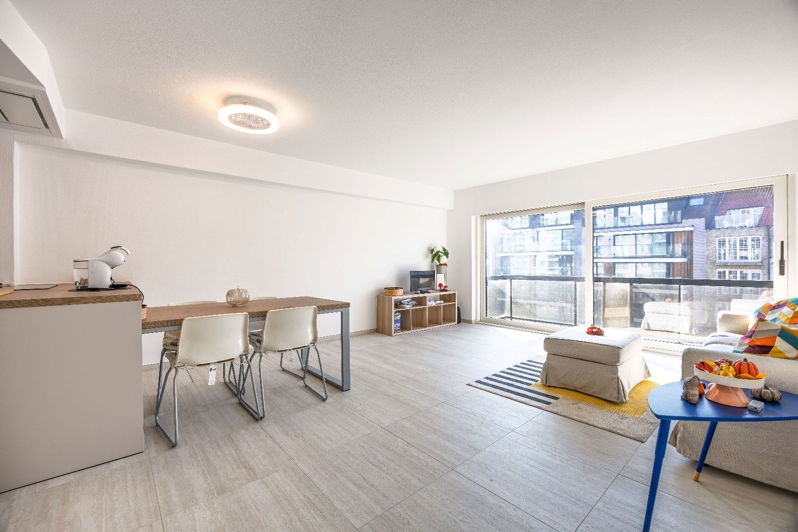Gerenoveerd appartement aan de achterzijde van de zeedijk. foto 2