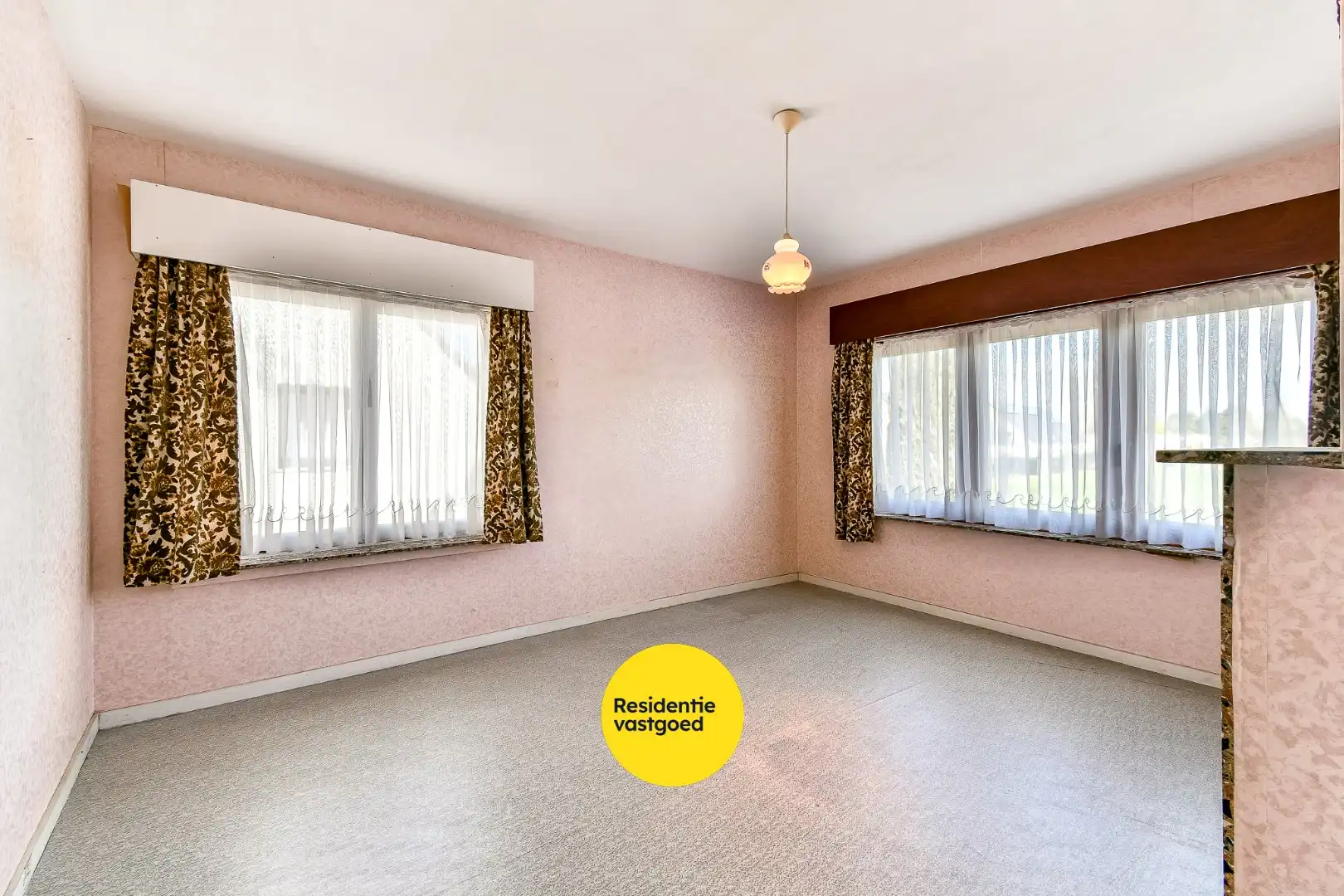 Te renoveren halfopen bebouwing met tuin en groot potentieel foto 13