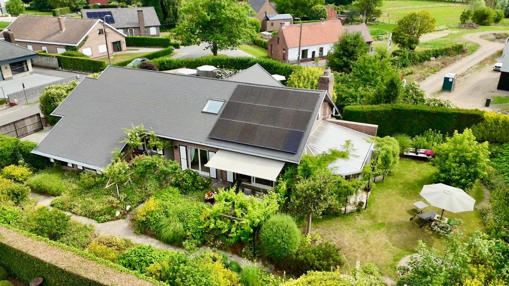 Exclusieve villa op riant hoekdomein in Eksaarde  foto 2