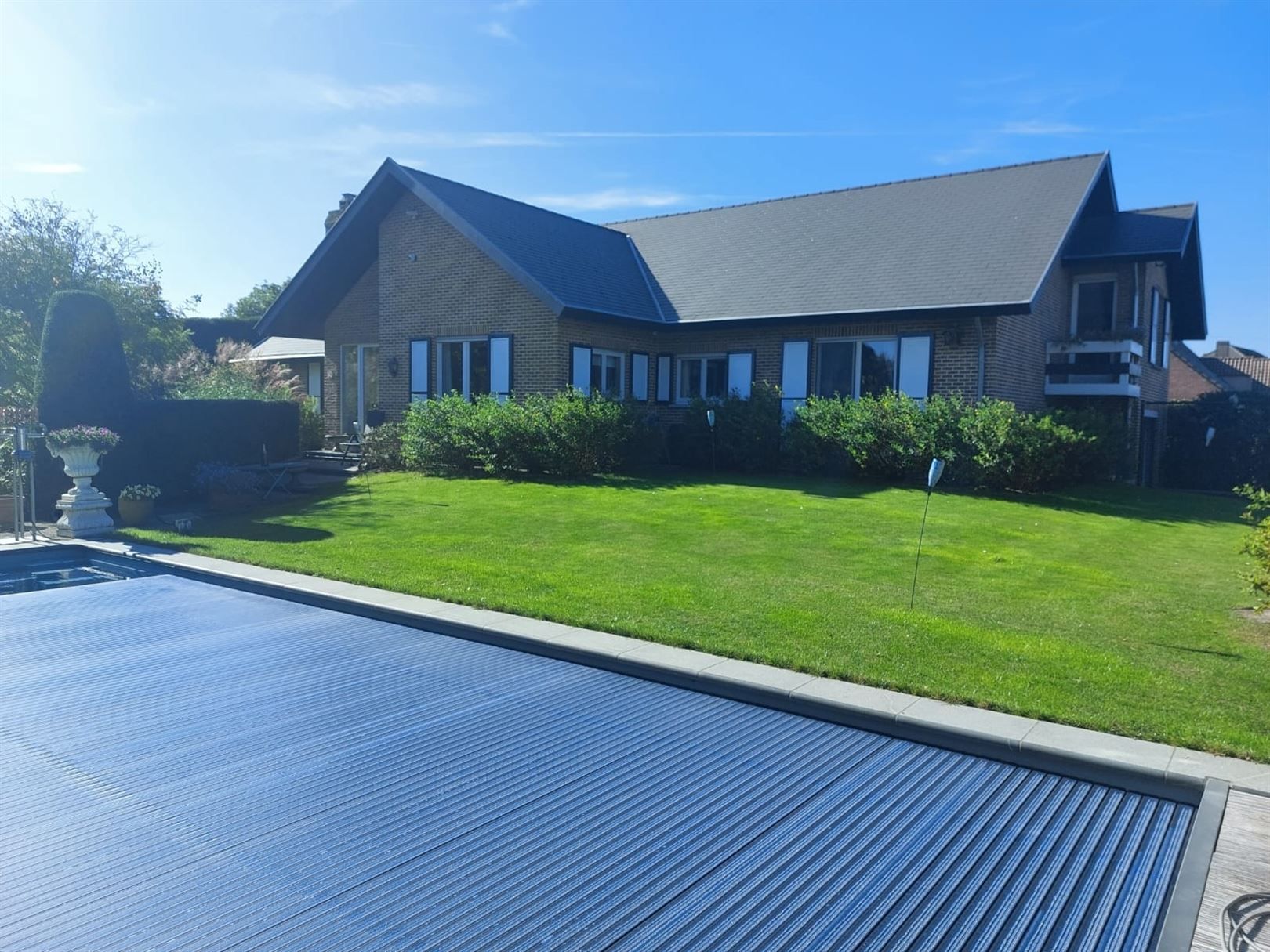 Exclusieve villa op riant hoekdomein in Eksaarde  foto 2