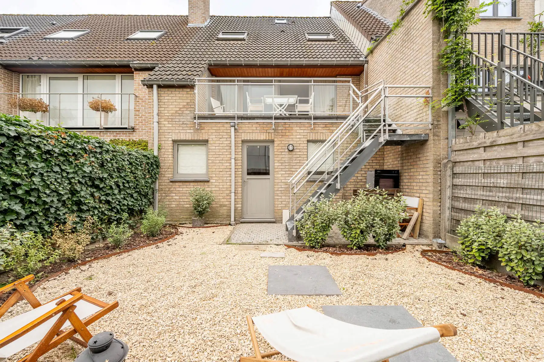 Rustig gelegen, gemeubelde bel-etage woning met garage  foto 28
