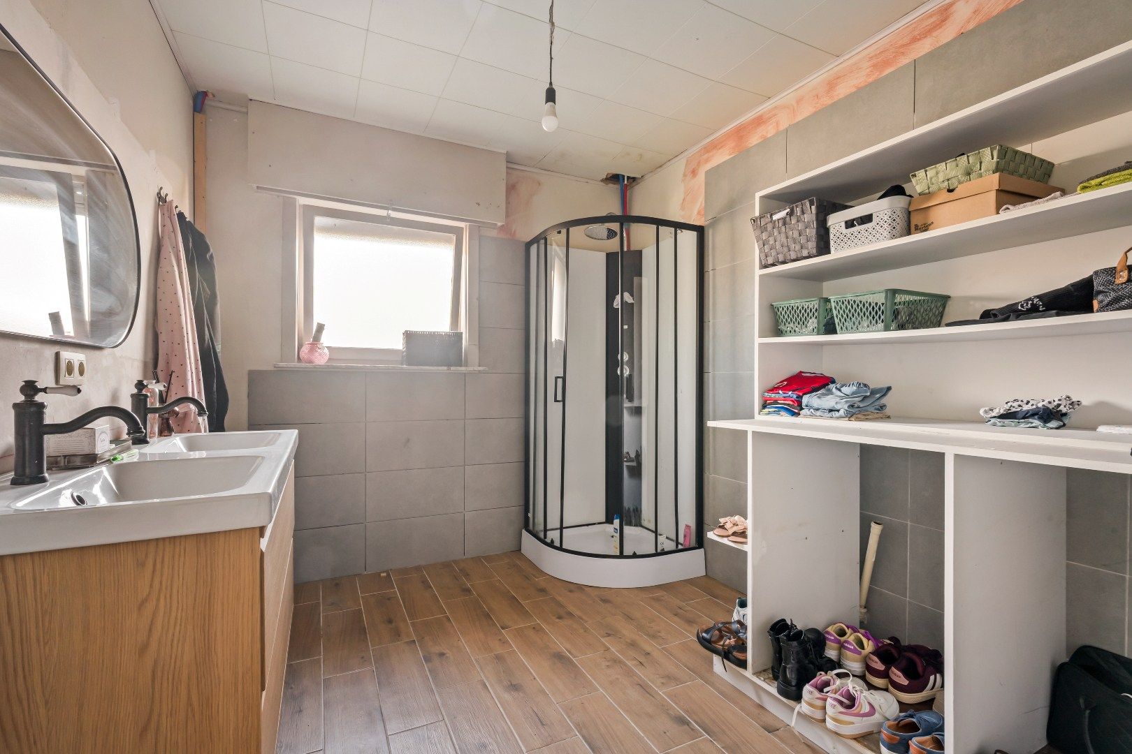 Op te frissen woning met 3 slaapkamers, opslagruimte en tuin op 864m² foto 12