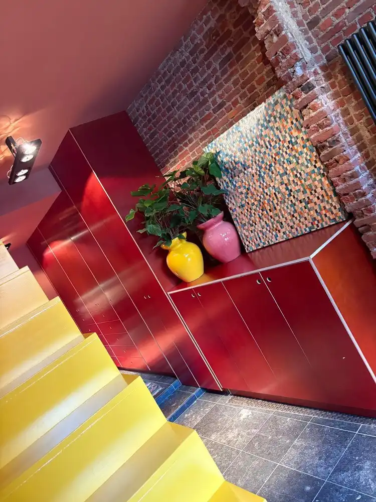 Karaktervolle erfgoedwoning op topligging tegenover de Sint-Gummaruskerk. foto 68