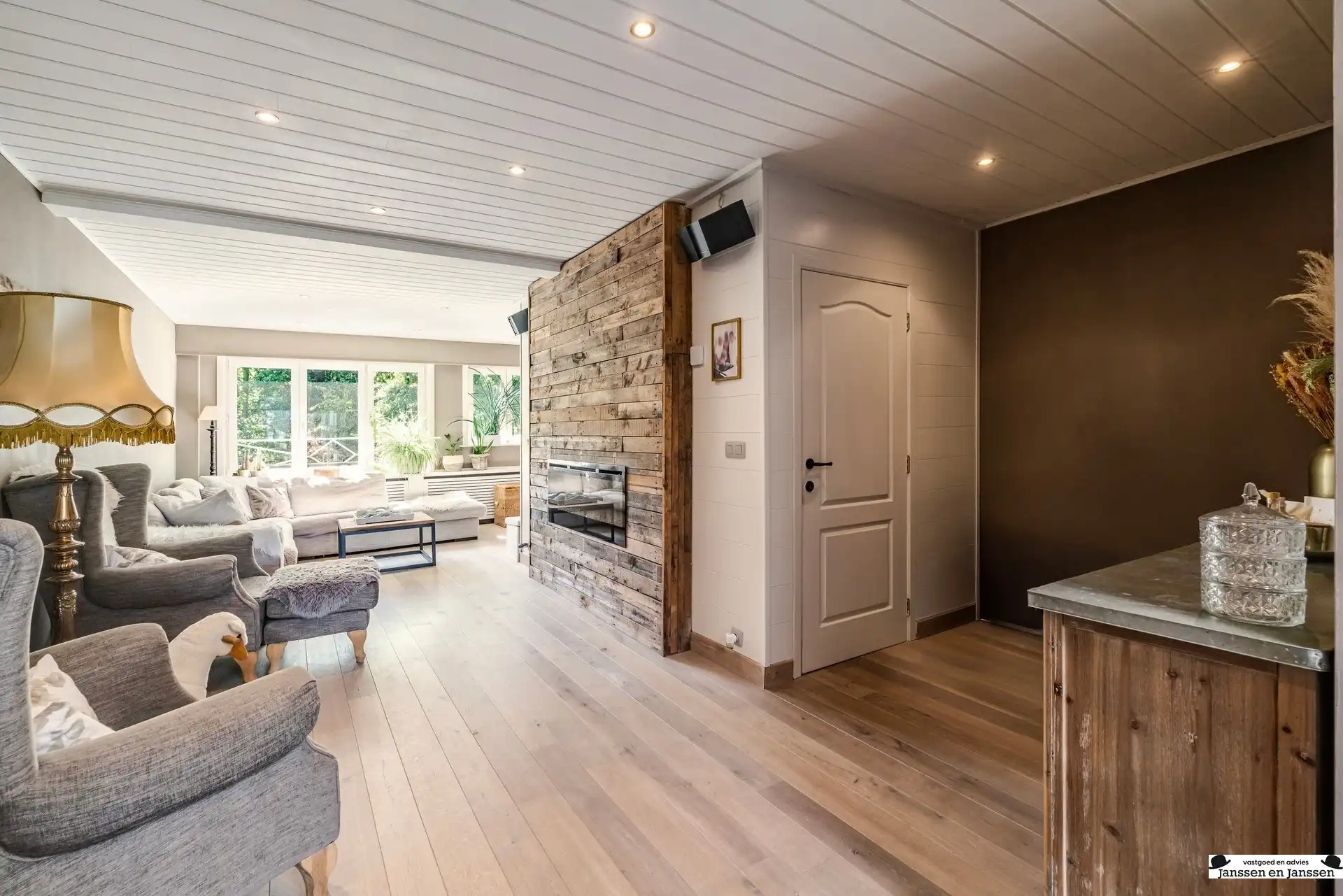Ruime en instapklare gezinswoning met 4 slaapkamers, garage en tuin foto 9