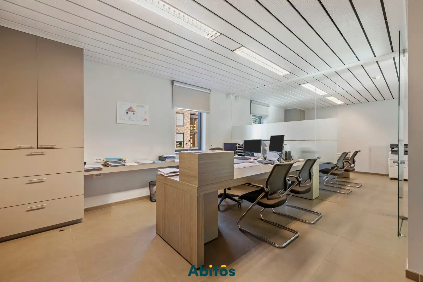 Commercieel gelegen handelspand of kantoorruimte in het hart van Landegem foto 4