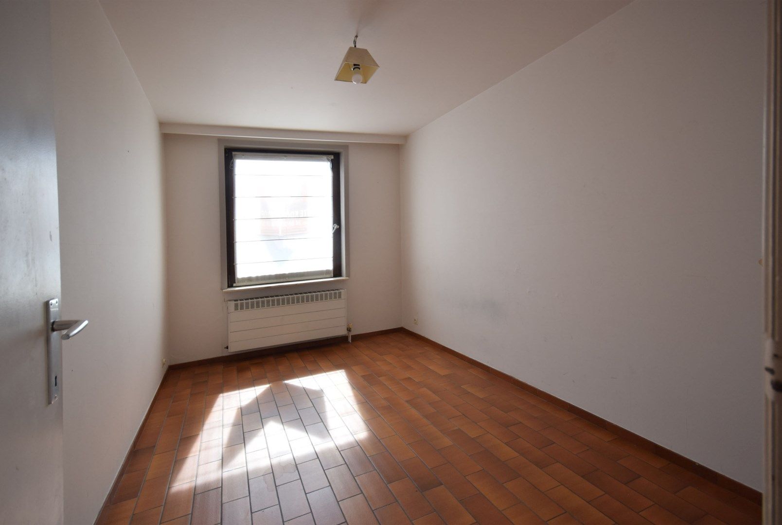 HANDELSRUIMTE MET BOVENLIGGEND APPARTEMENT IN STADSCENTRUM ROESELARE foto 12