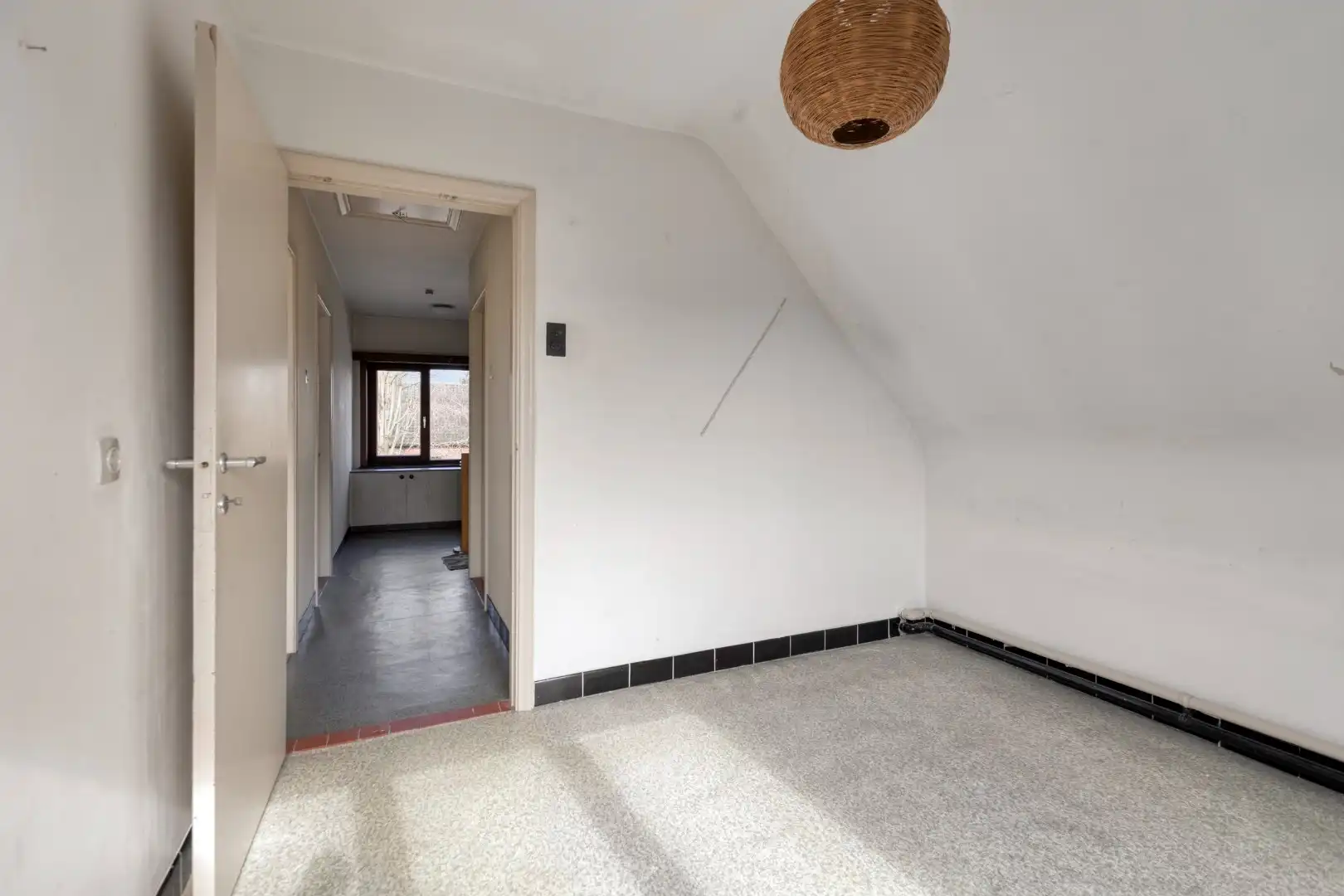 Gunstig gelegen woning met oa 3 slpks op een mooi perceel van 742 m². foto 20