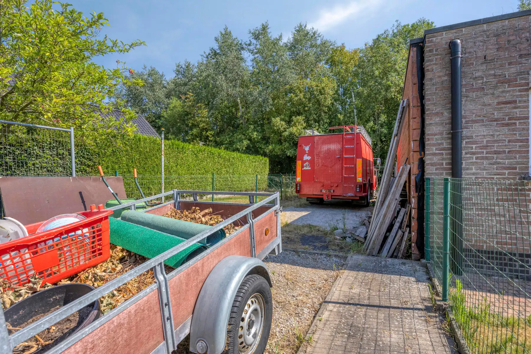 Gezellige stadswoning met 2 slaapkamers en parking achteraan foto 17