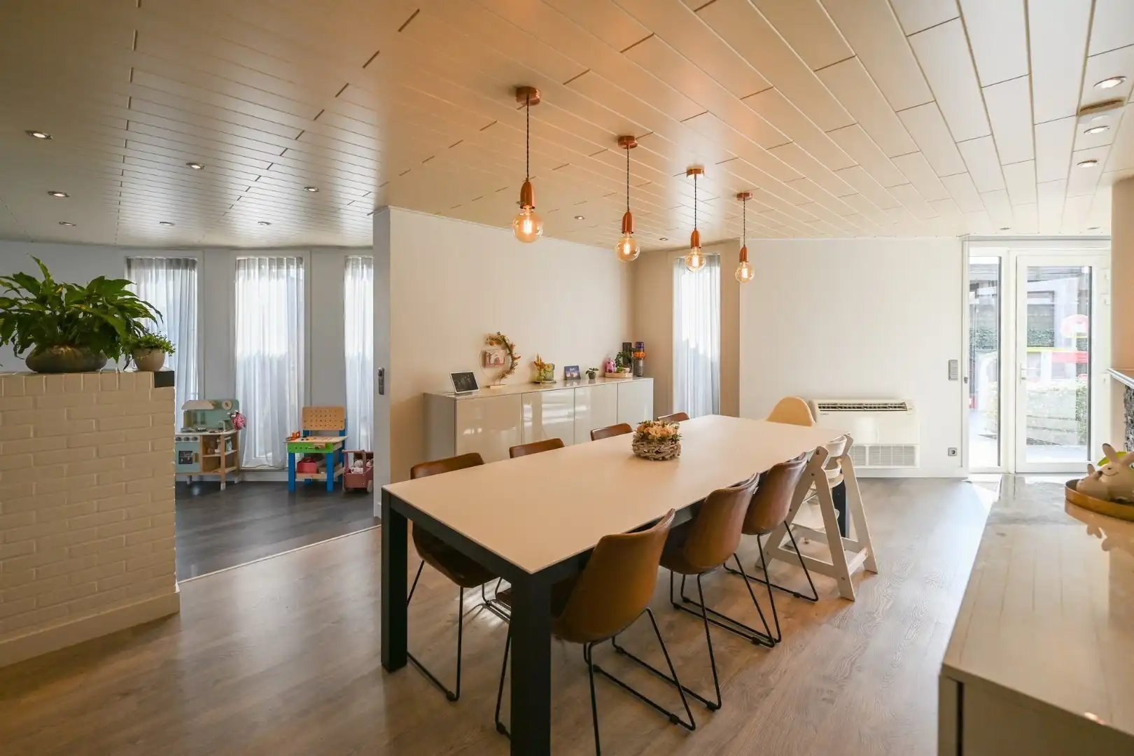 Perfect instapklare woning met 4 slaapkamers en kantoor/praktijkruimte met aparte ingang (21 m²) foto 10