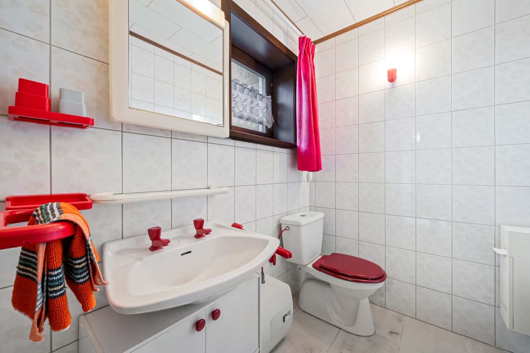 Ruime woning met tuin en bijgebouwen in rustig Sint-Kruis. foto 22