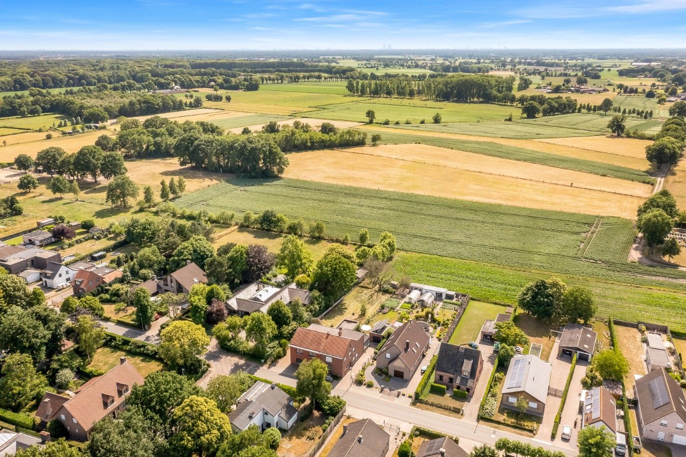 Verrassend ruime, te renoveren HOB met 5 slpk., garage/loods en tuin foto 32