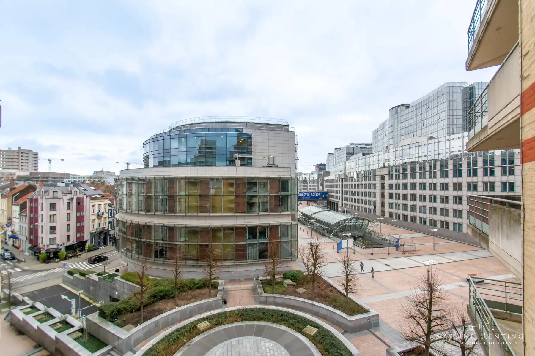 Prachtig ongemeubeld appartement met 2 KAMERS + 2 badkamers foto {{pictureIndex}}