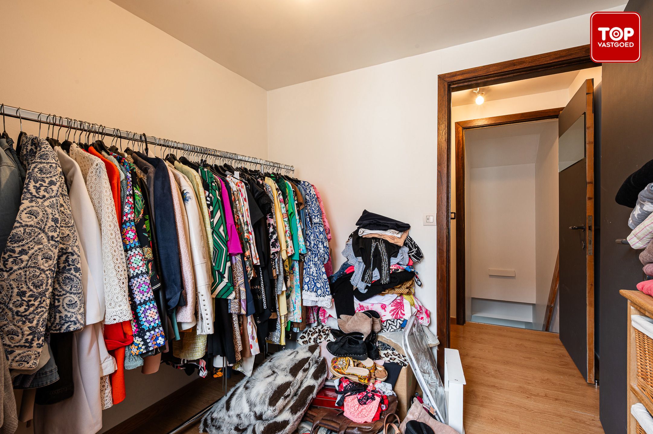 Charmante, instapklare woning met gezellige tuin in hartje Ardooie foto 17