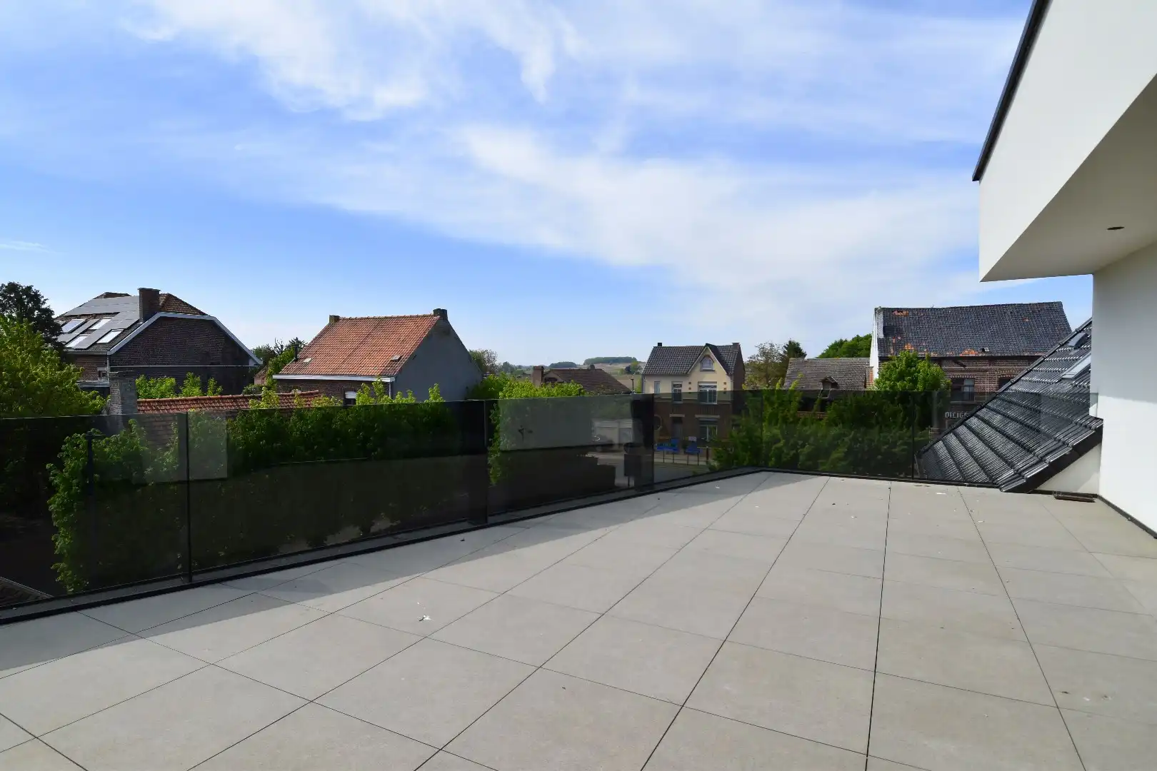 Penthouse te koop met 3 slaapkamers en ruim terras in Helkijn foto 11