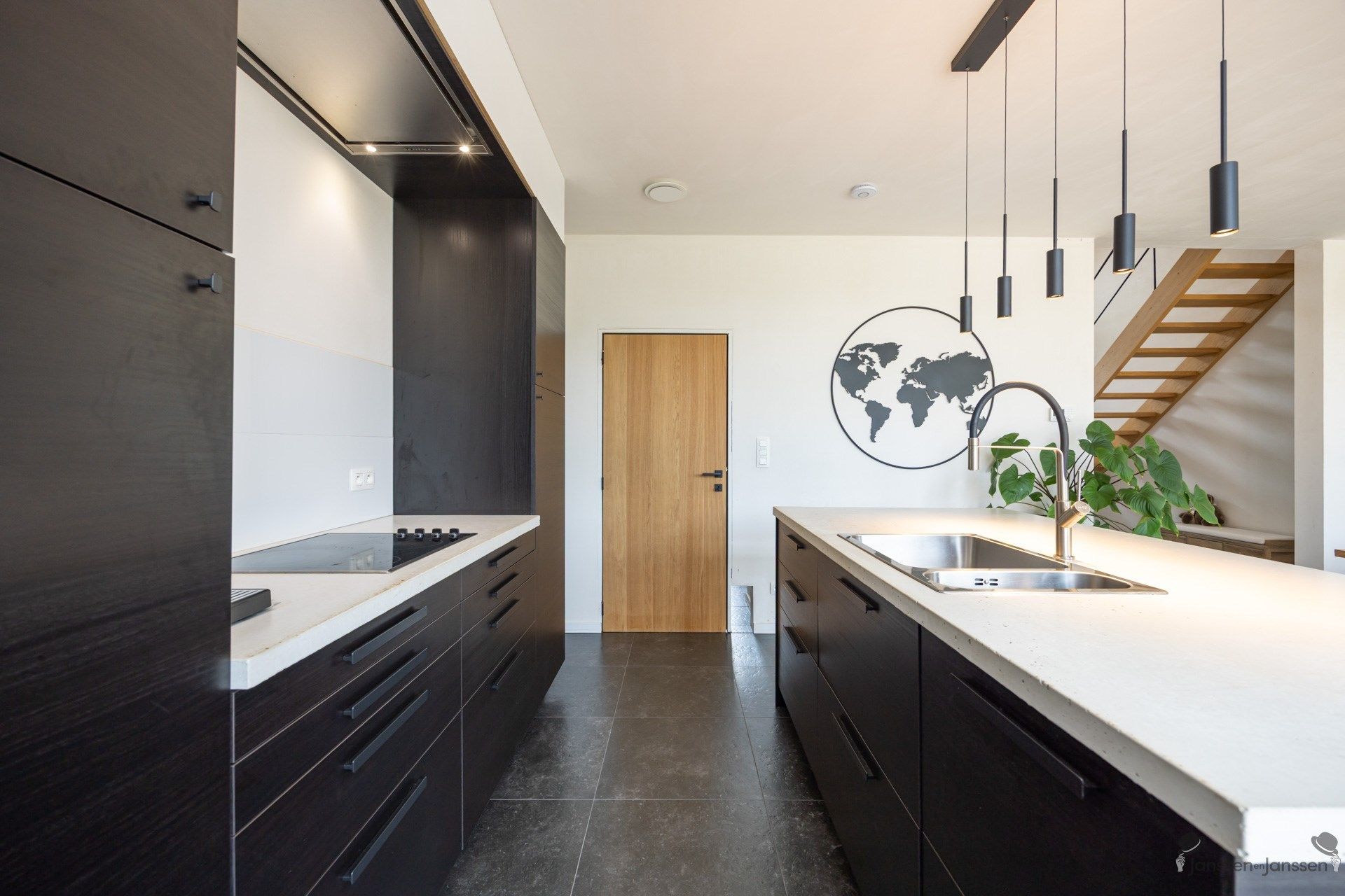 Recente woning met 3 slaapkamers op 482 m² foto 5