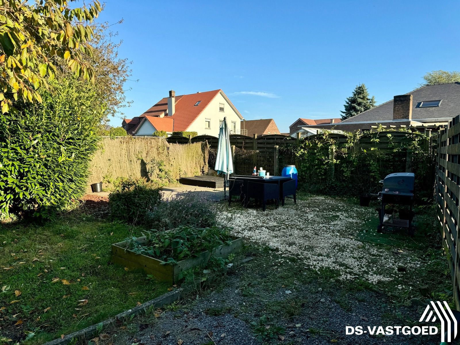 Gelijkvloers appartement met toffe tuin! foto 13