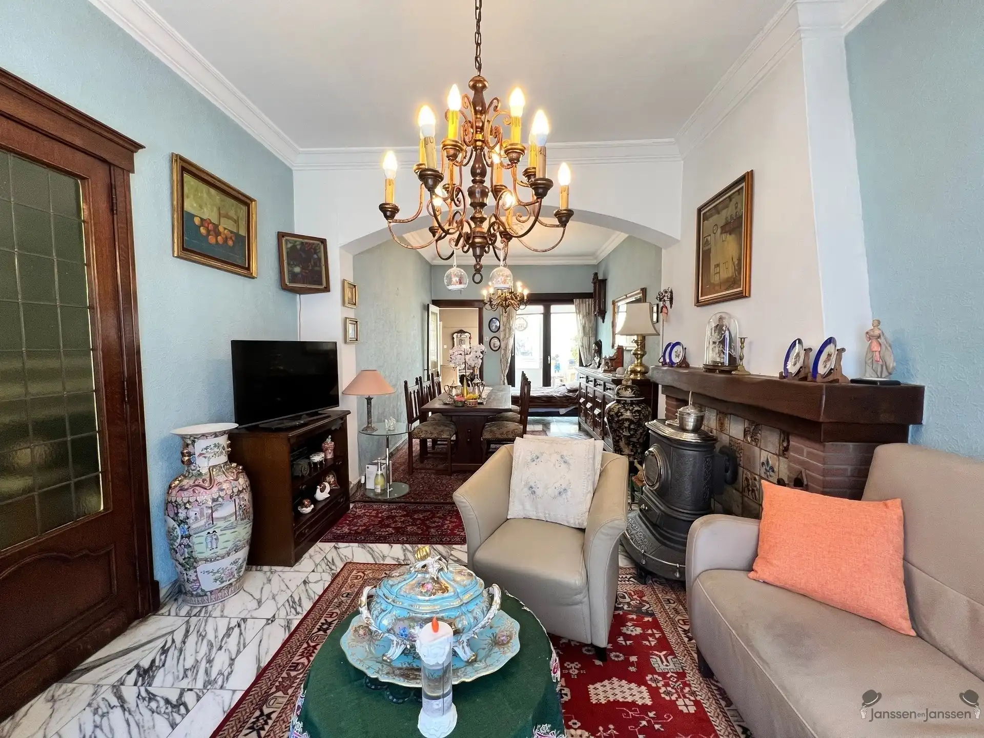 centrumwoning met veel ruimte en garage. foto 4