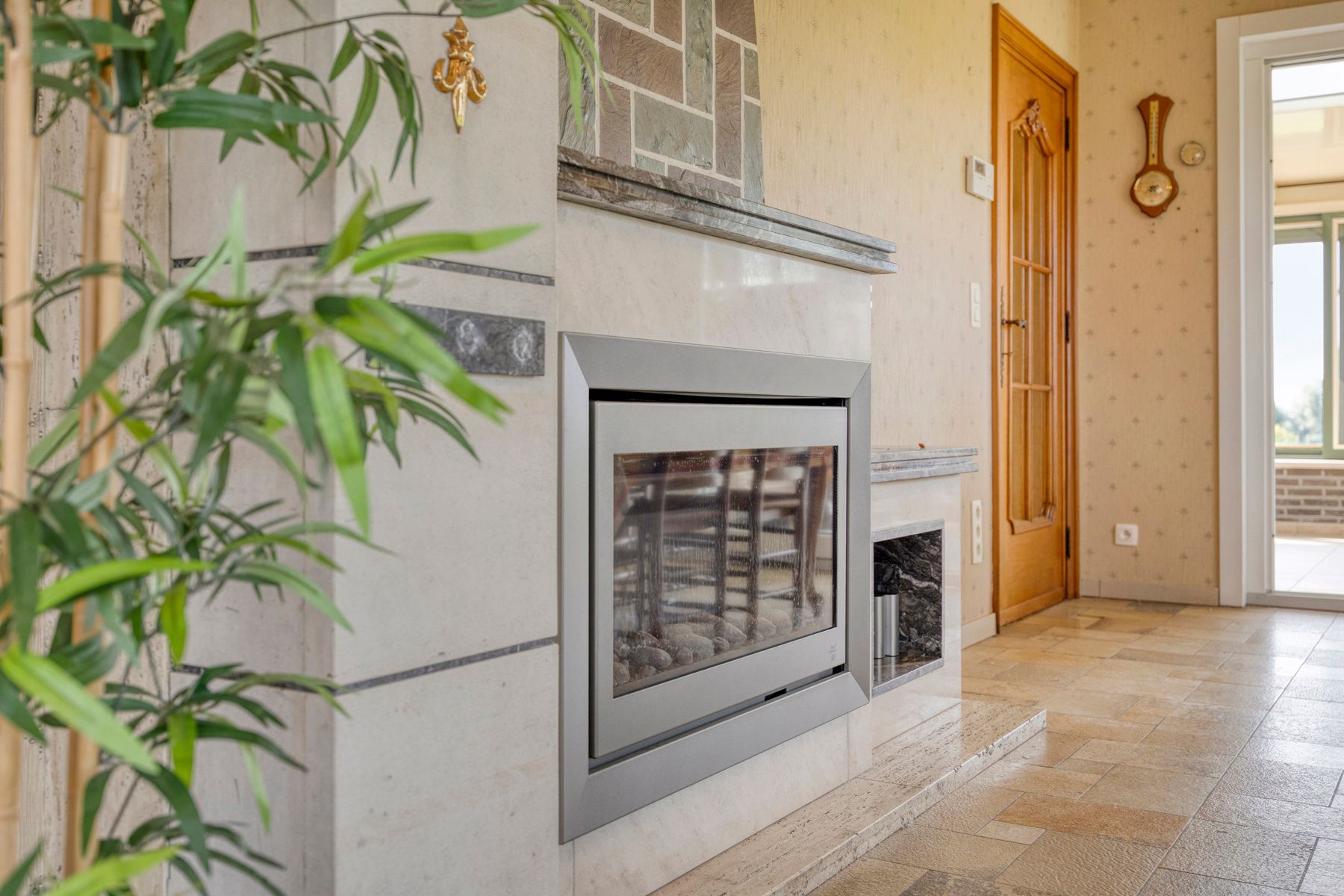 Vrijstaande woning met grote tuin en veel potentieel foto 28
