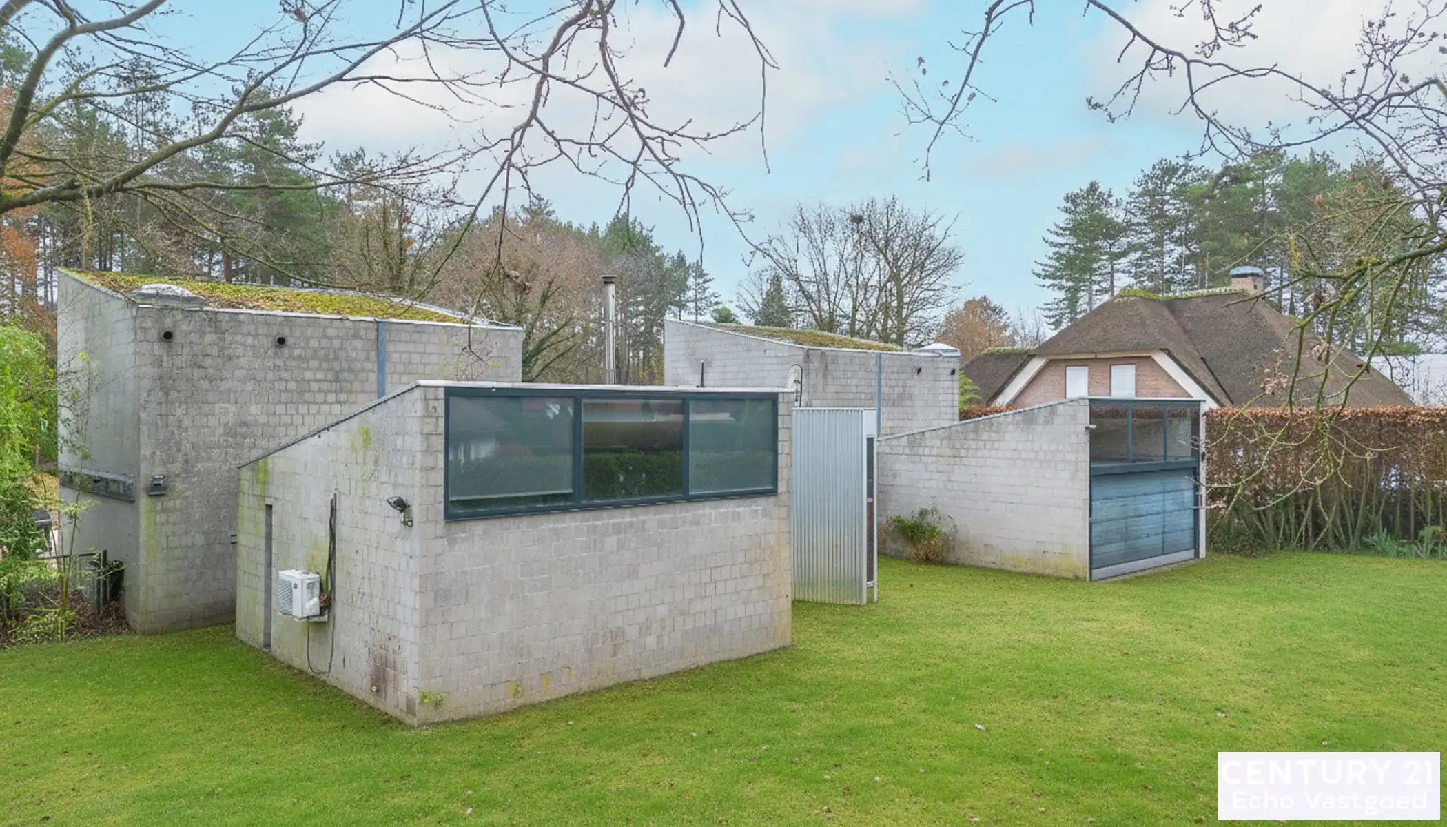 Unieke te renoveren villa in villawijk “De Lint” foto 9