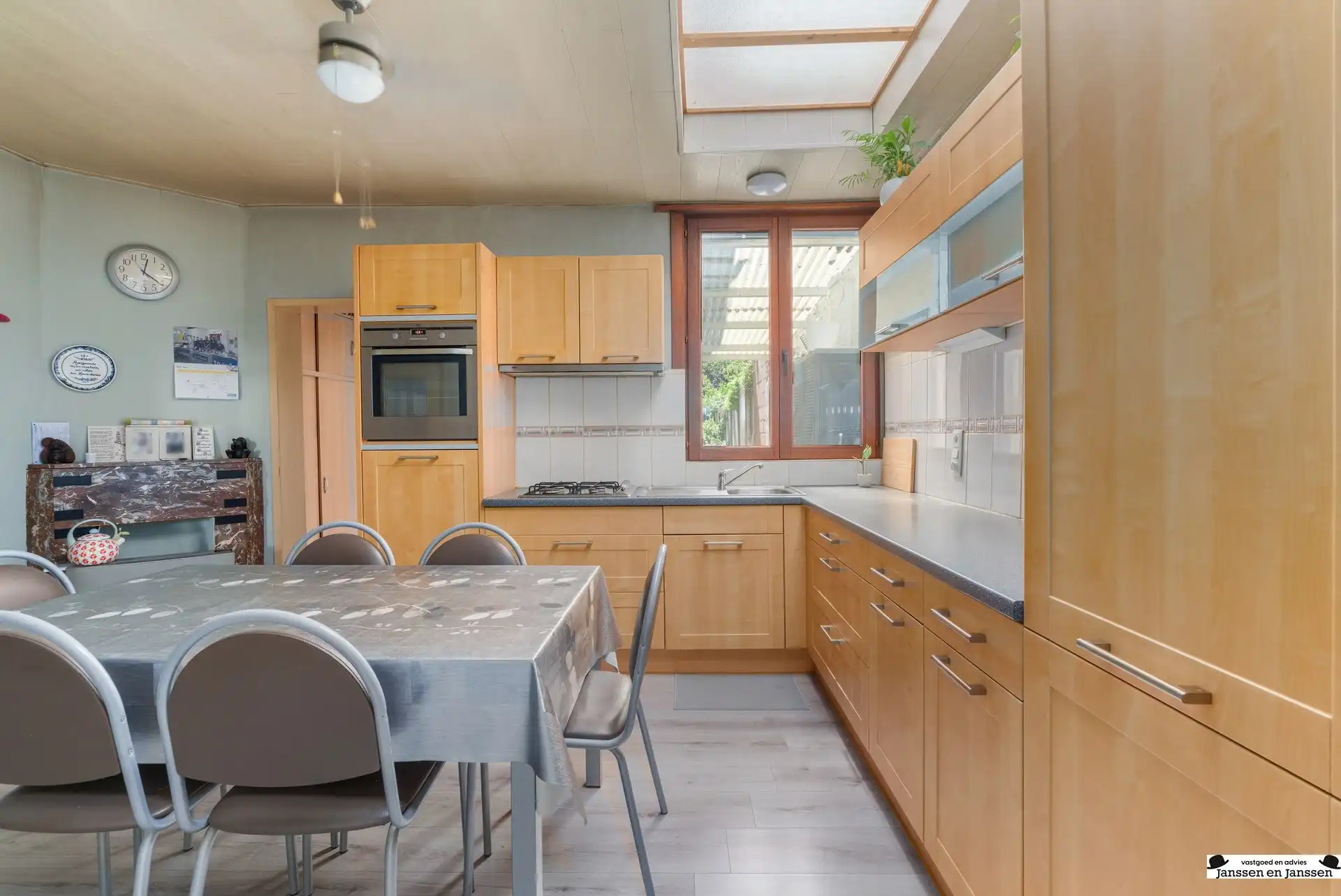 Charmante woning met 4 slaapkamers en zonnige tuin foto 4