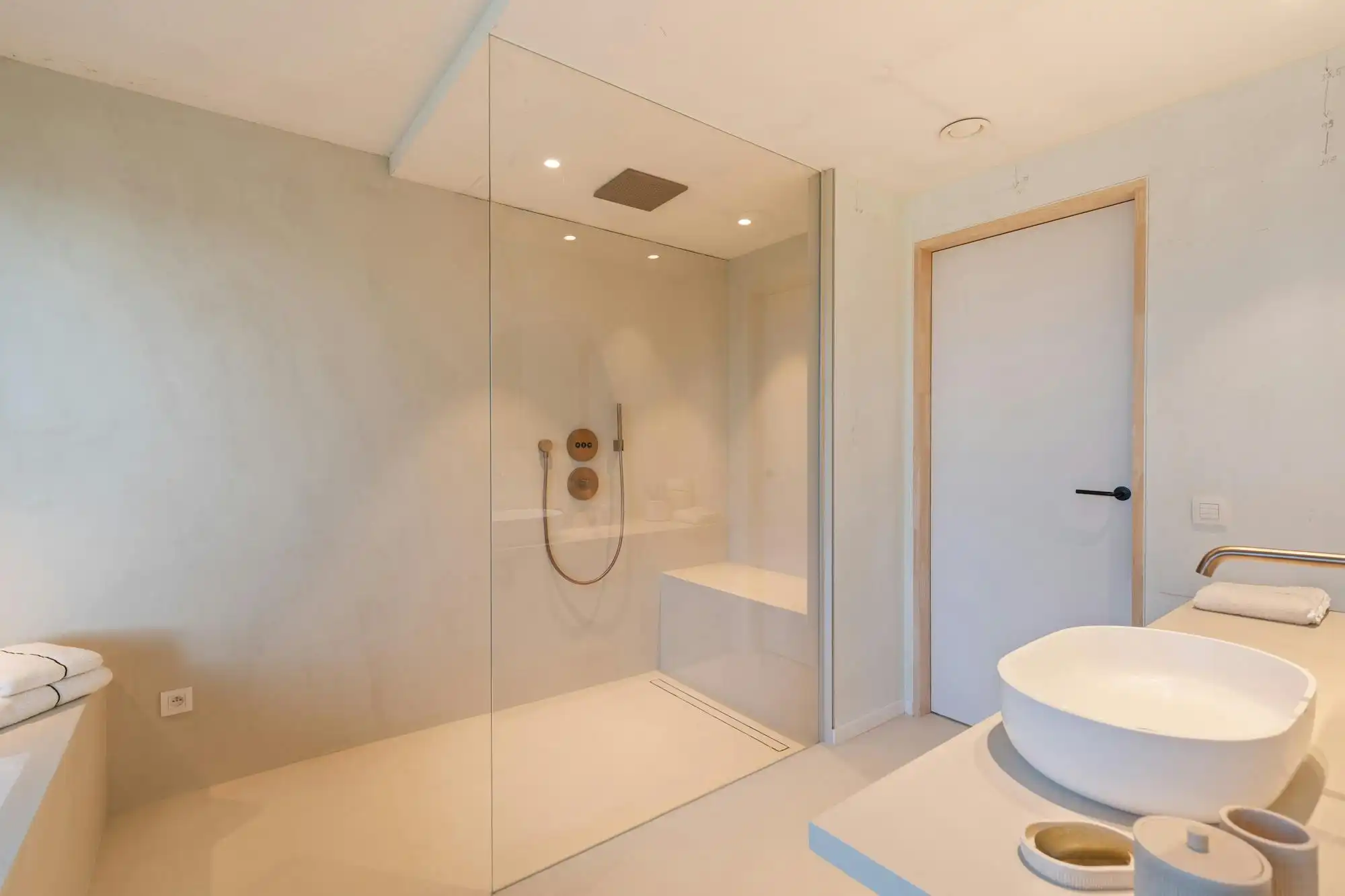 Prachtig afgewerkte woning (EPC A) met magazijn te Branst foto 12