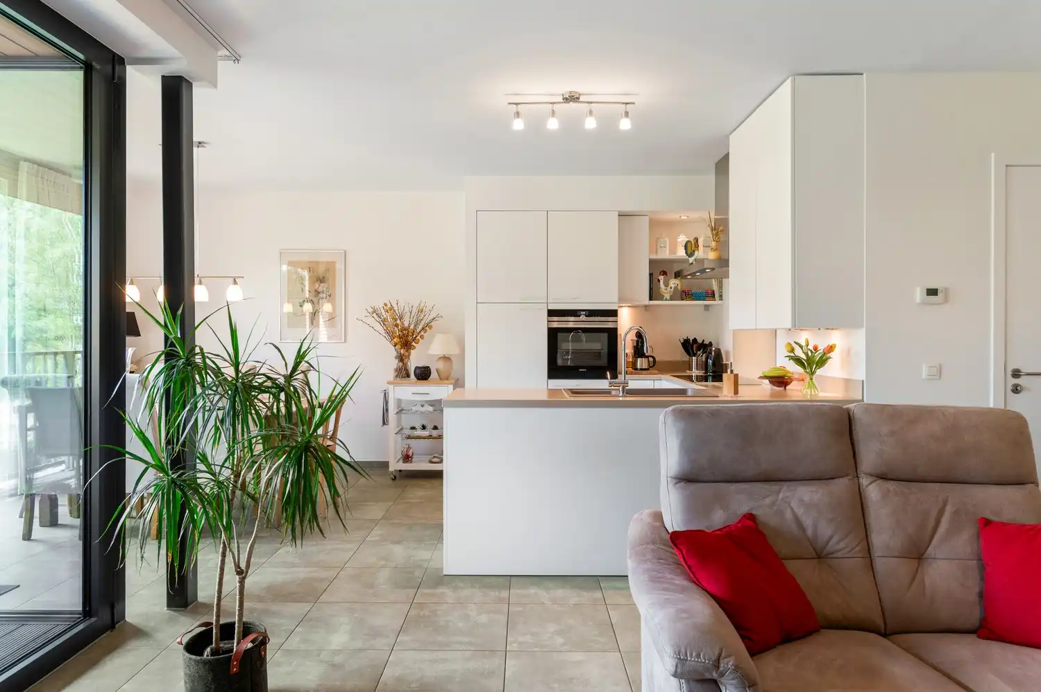 Recent appartement met 2 slaapkamers, overdekte terrassen en gemeenschappelijke tuin foto 6