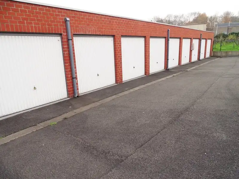 Garage in centrum Anzegem TE KOOP! foto {{pictureIndex}}