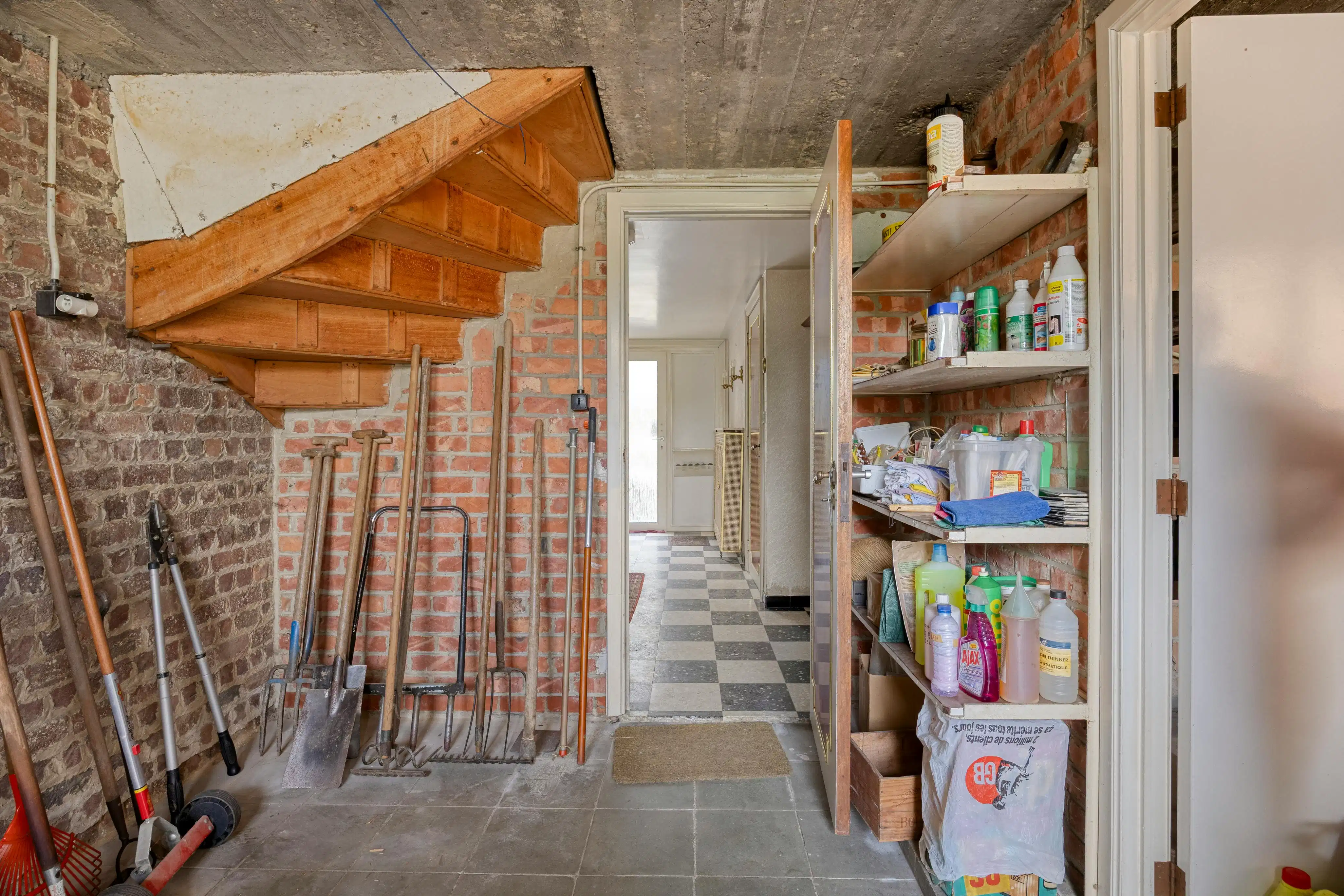 Charmante 2-gevelwoning met eindeloos potentieel op een groot perceel in Strombeek-Bever foto 18