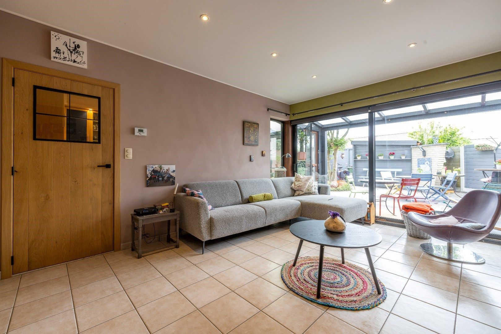 Leuke, ruime woning met 3 slk, garage en tuintje foto 4