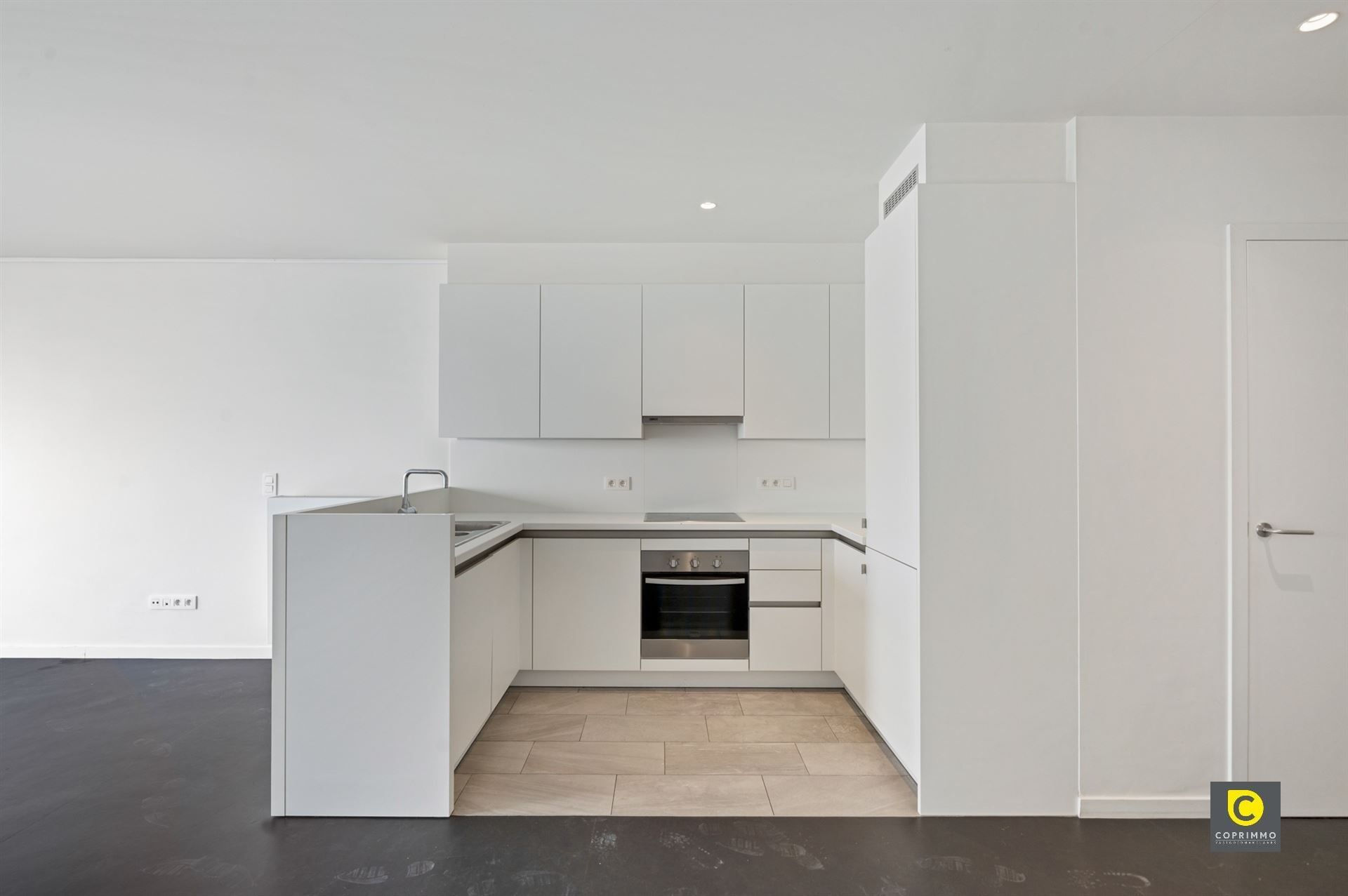 Gelijkvloers appartement met tuin! foto 4