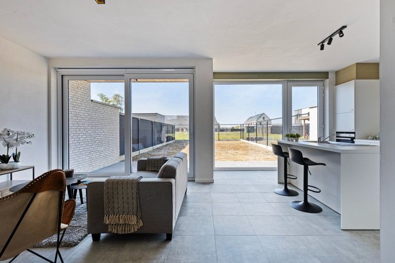 Moderne nieuwbouwwoning op 274 m² TE KOOP in Wakken! foto 8