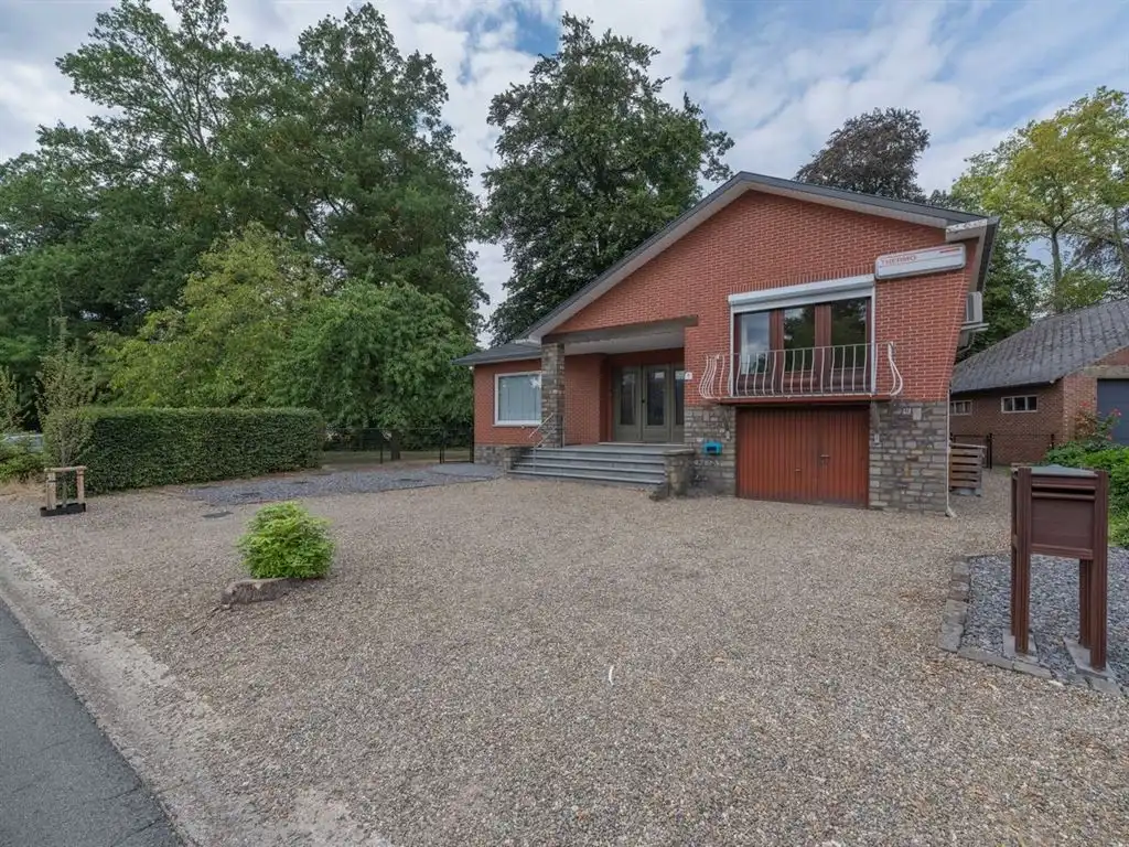 Goed onderhouden, op te frissen splitlevel woning foto 3