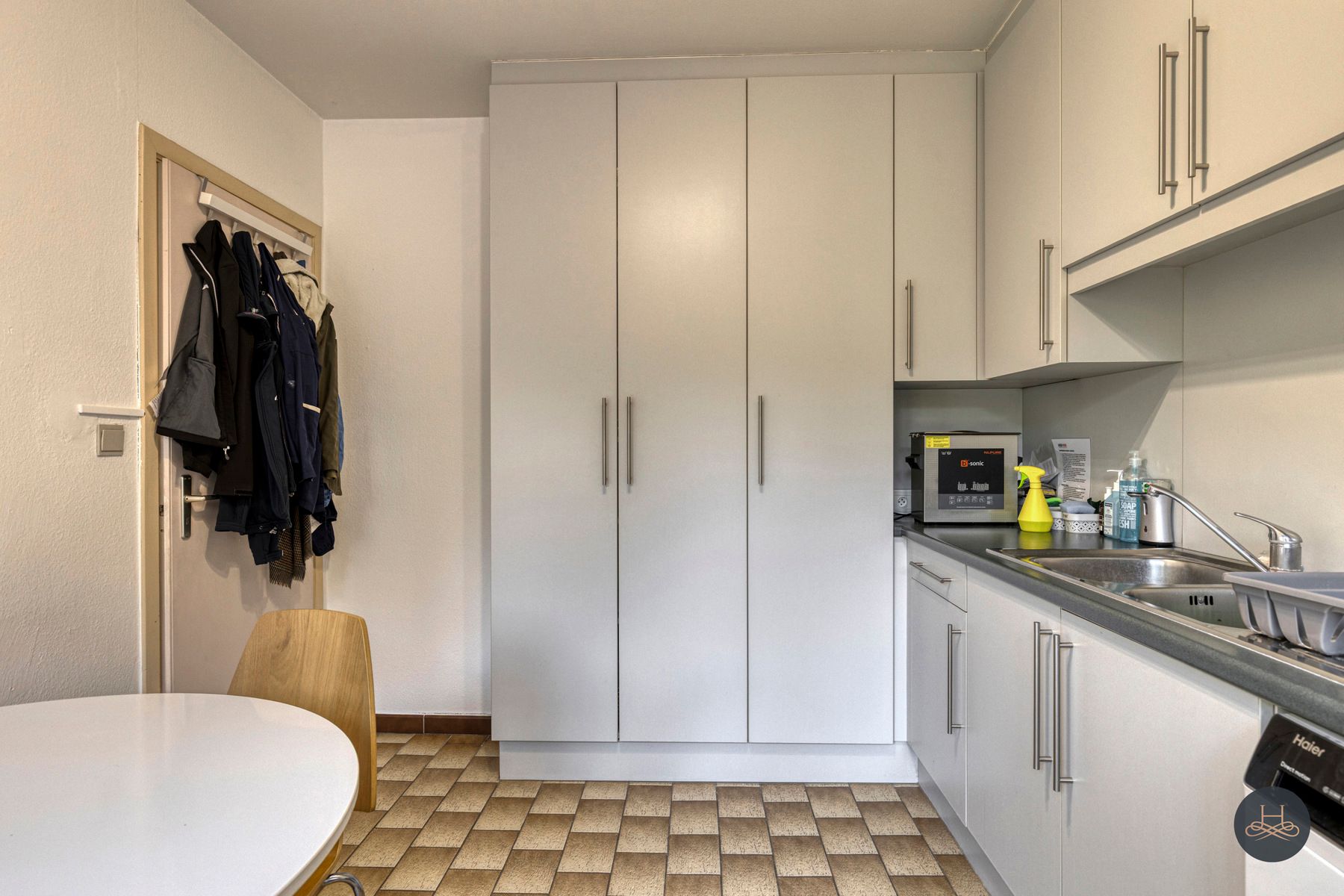 Gelijkvloers appartement op toplocatie! foto 3