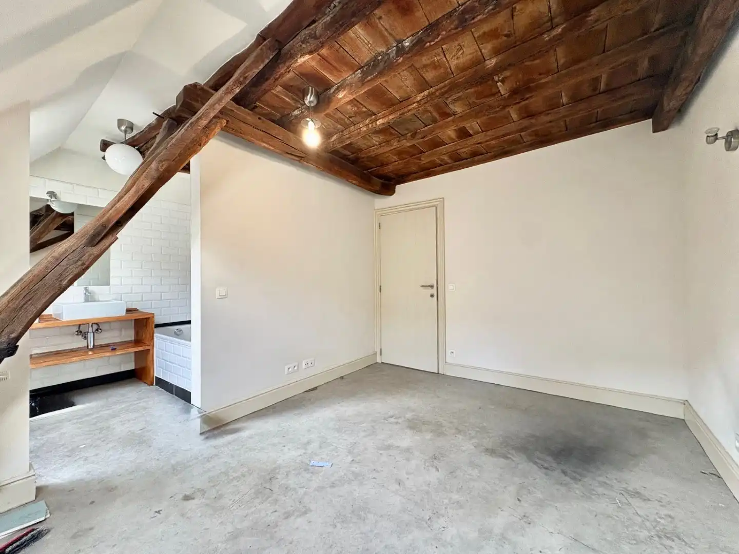 Stijlvol 3-slaapkamer duplexappartement met zonnig terras foto 7