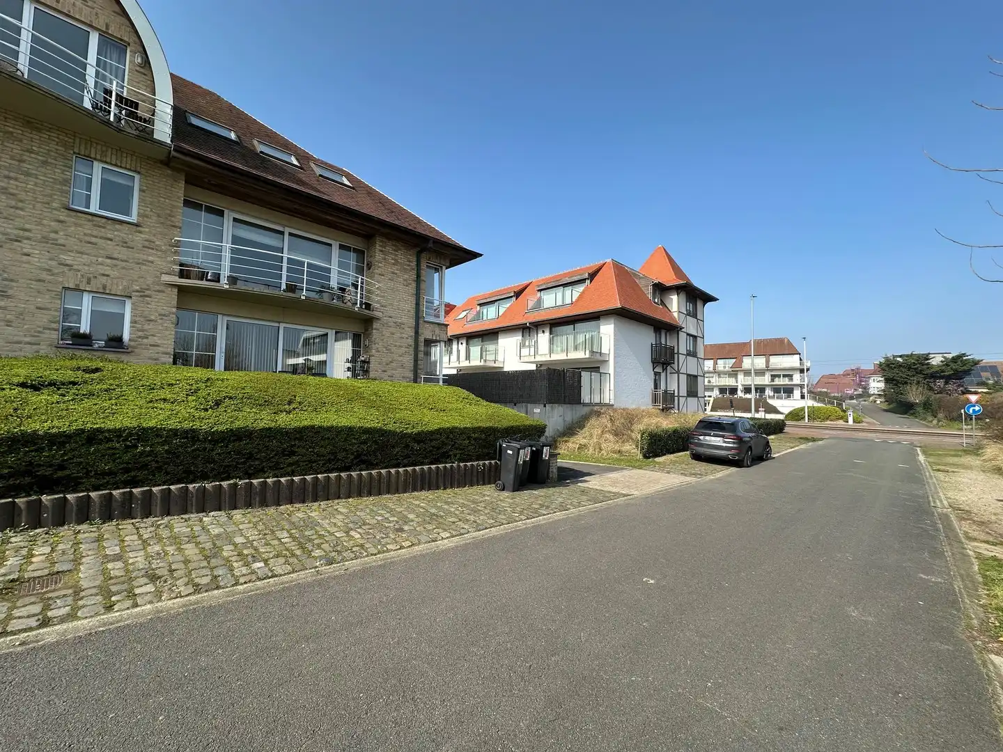 Afgesloten ruime garagebox nabij de Zeedijk. foto 4