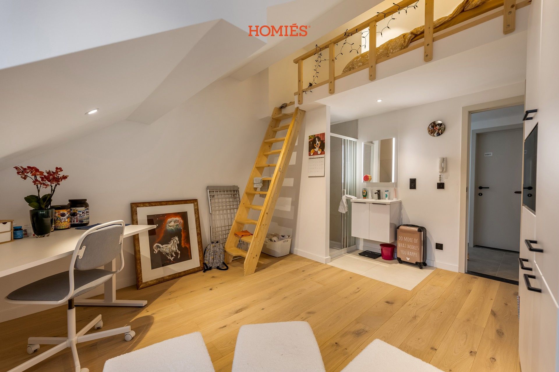 Studentenkamer met hoogslaper, privé douche & toilet foto 3