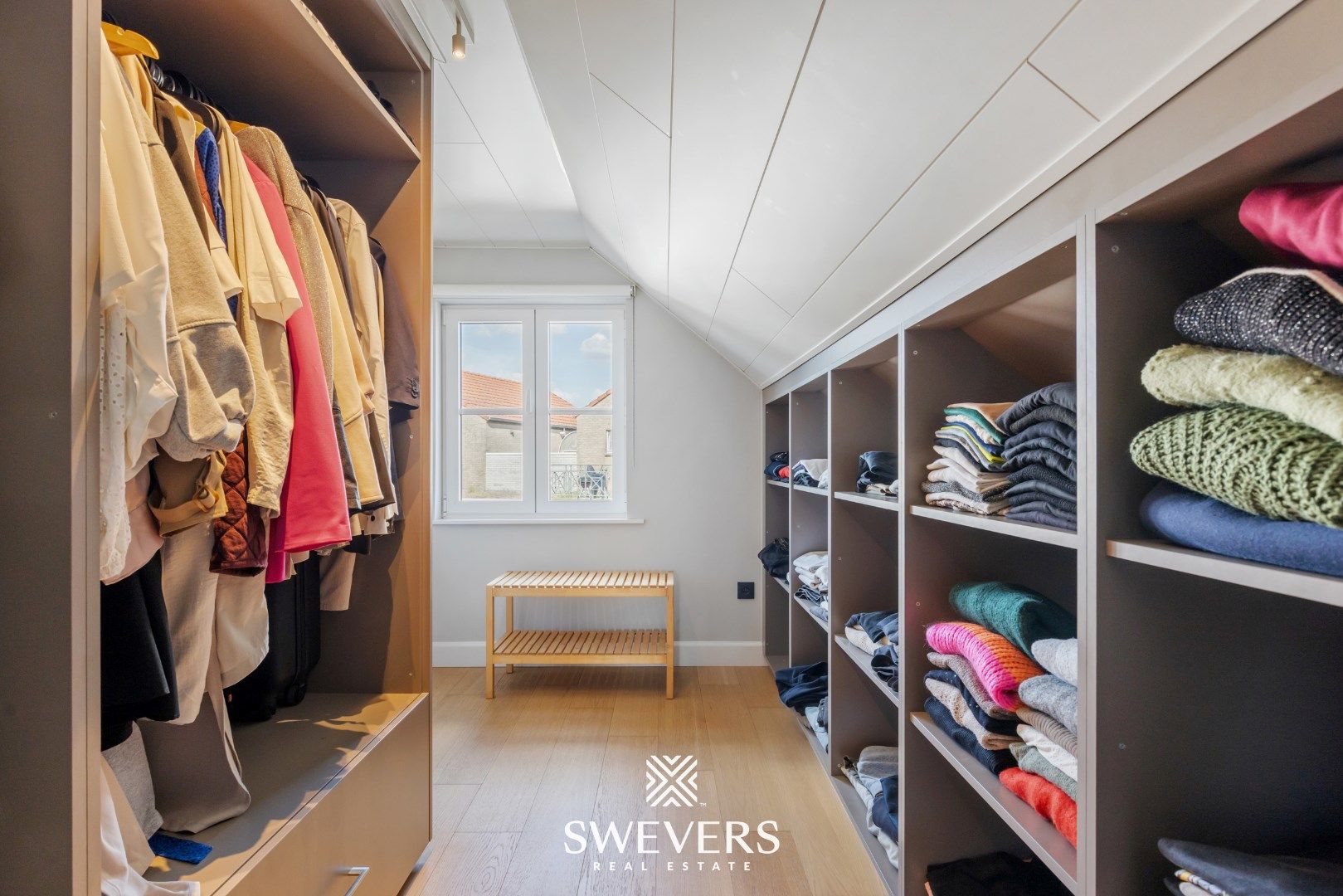 Knap gerenoveerde woning met praktijk/handelsruimte te Laak foto 21
