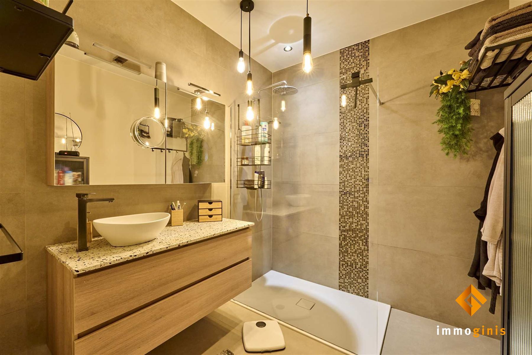 Luxueus 3-slaapkamerappartement met zéér ruim terras, gelegen op de 2e verdieping. foto 15