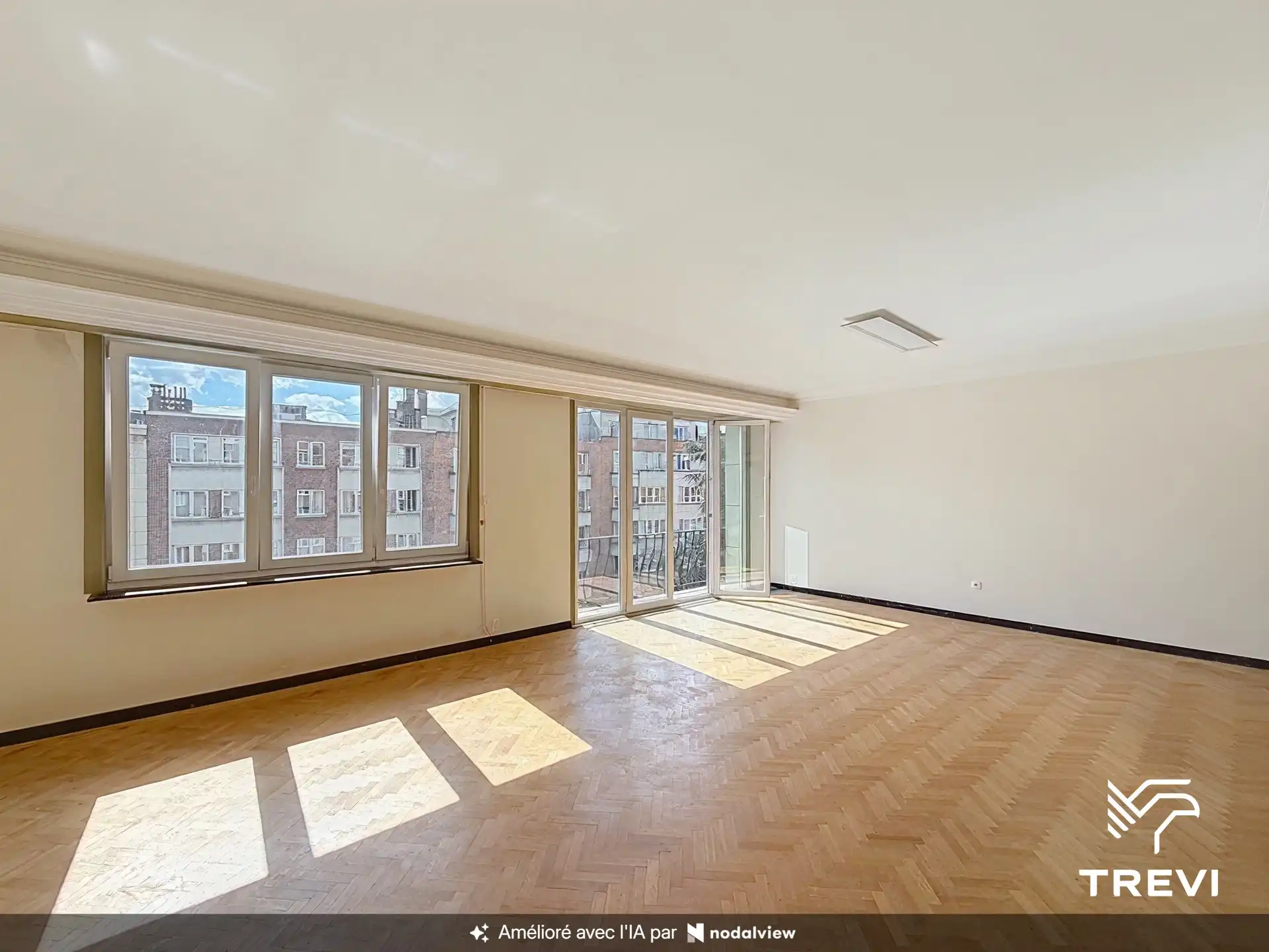  Licht appartement met 2 slaapkamers + parkeerplaats   foto 2