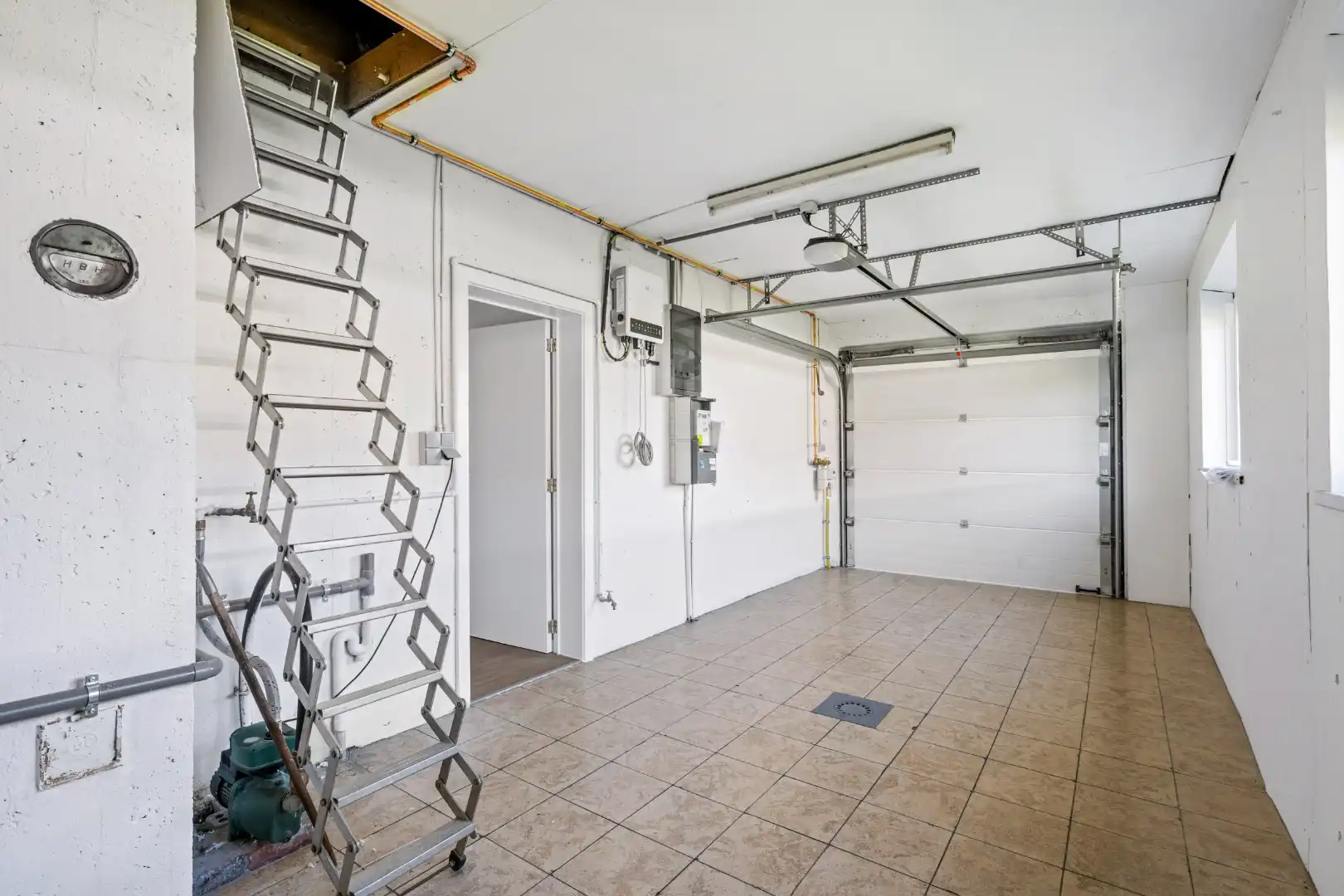 Instapklare gelijkvloerse open woning met 3 slaapkamers en garage in Marke foto 24