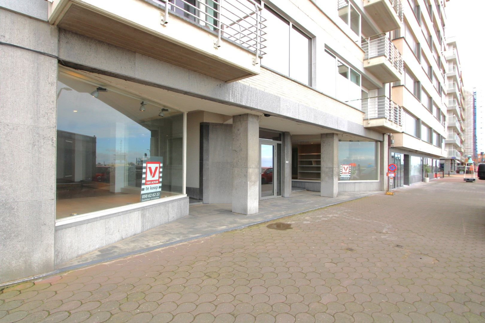 Commerciële ruimte te koop Zeedijk 678 - - 8300 Knokke-Heist