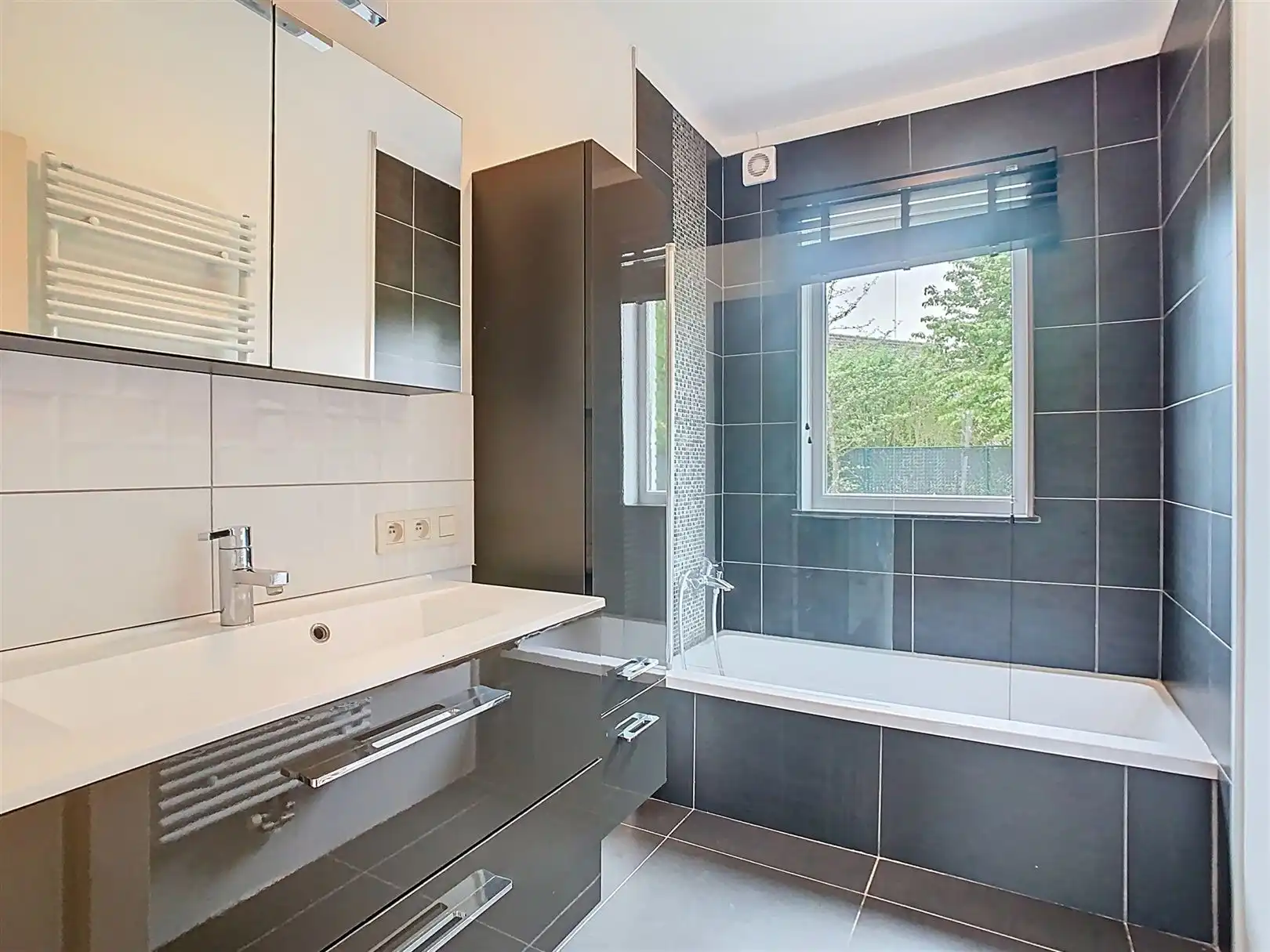 Rustig gelegen 4-gevel woning foto 10