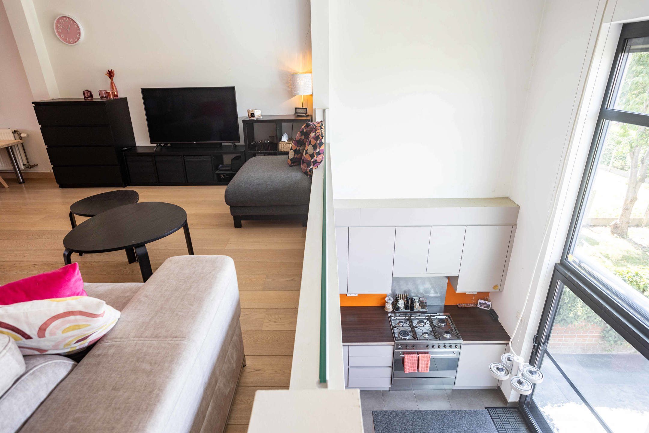 Goed gelegen, ruime & instapklare eigendom met tuin & garage foto 15